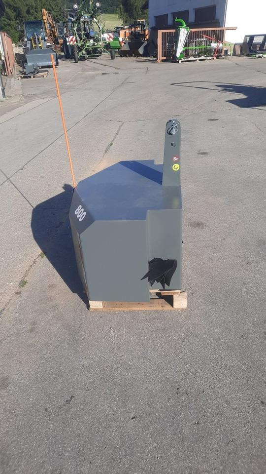 Frontgewicht Heckgewicht 300 - 1200kg Traktor Gewicht Schlepper - Counterweight: picture 2 Frontgewicht Heckgewicht 300 - 1200kg Traktor Gewicht Schlepper - Counterweight: picture 2