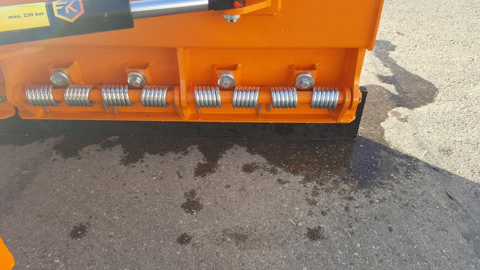 Schneeschild 1,8m Weidemann Kommunal Schlepper Radlader Hoflader - Snow plough: picture 5 Schneeschild 1,8m Weidemann Kommunal Schlepper Radlader Hoflader - Snow plough: picture 5