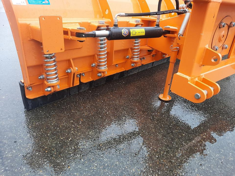 Snow plough Schneeschild 2,2m Volvo Cat Liebherr Schlepper Radlader Hoflader: picture 6 Snow plough Schneeschild 2,2m Volvo Cat Liebherr Schlepper Radlader Hoflader: picture 6