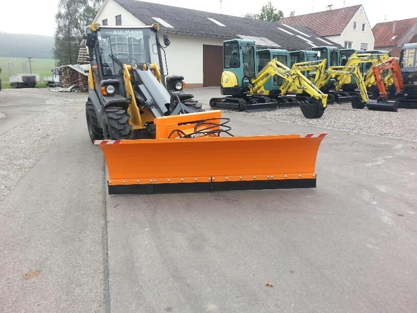 Snow plough Schneeschild 2,2m Volvo Cat Liebherr Schlepper Radlader Hoflader: picture 13 Snow plough Schneeschild 2,2m Volvo Cat Liebherr Schlepper Radlader Hoflader: picture 13
