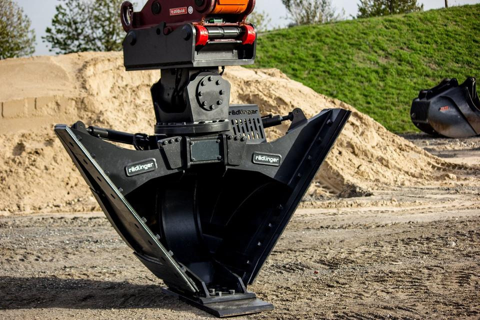 Trapezlöffel hydraulisch verstellbar MS 10 10 - 20 to Löffel JCB - Excavator bucket: picture 2 Trapezlöffel hydraulisch verstellbar MS 10 10 - 20 to Löffel JCB - Excavator bucket: picture 2