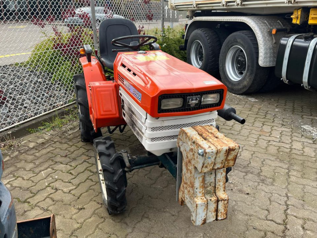 KUBOTA Trecker 1400 Diverse mit Zapfwelle am Heck und Heuwender - Compact tractor: picture 4 KUBOTA Trecker 1400 Diverse mit Zapfwelle am Heck und Heuwender - Compact tractor: picture 4
