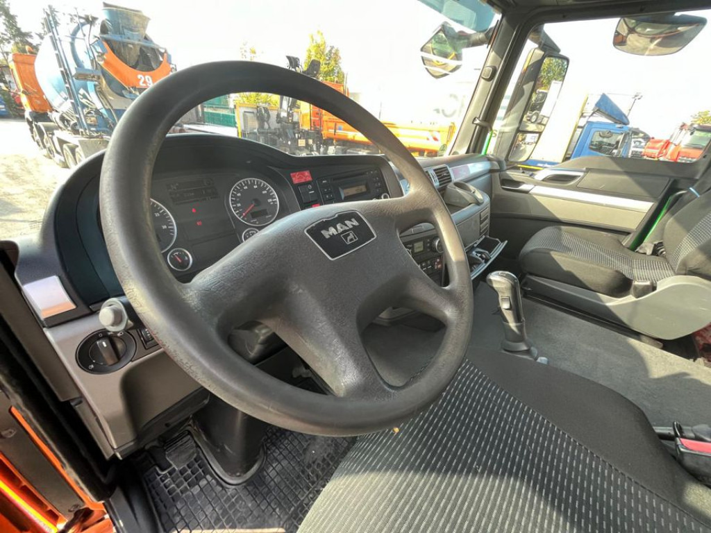 Hook lift truck, Crane truck MAN TG-S 26.400 6x4H-2 BL Abrollkipper mit Kran Lift Lenk: picture 9