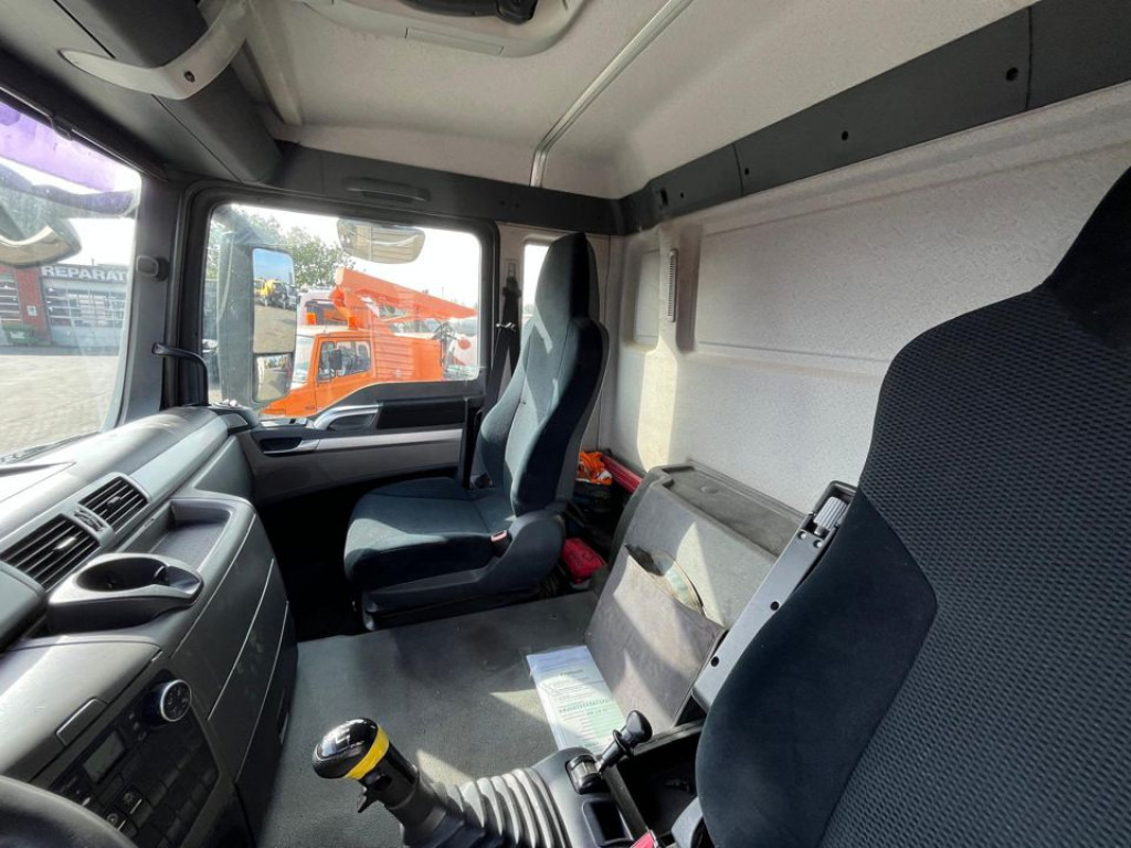 MAN TG-S 26.440 6x4 BB 3-Achs Kipper Schalter - Tipper: picture 2 MAN TG-S 26.440 6x4 BB 3-Achs Kipper Schalter - Tipper: picture 2