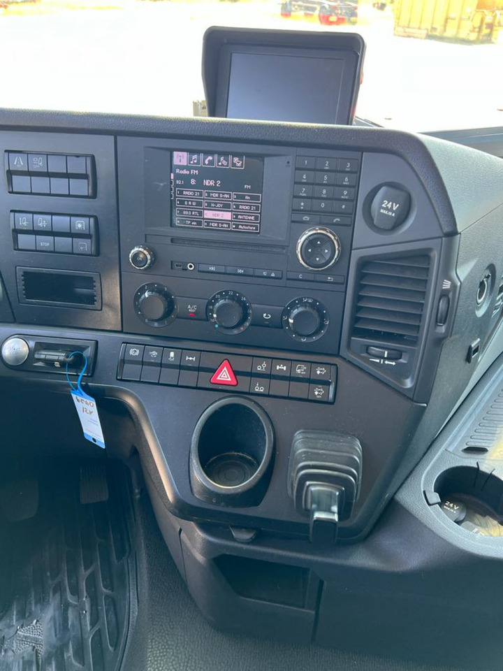 MERCEDES-BENZ Antos 2540 L 6x2 Pritsche LBW Coca Cola - Curtainsider truck: picture 2 MERCEDES-BENZ Antos 2540 L 6x2 Pritsche LBW Coca Cola - Curtainsider truck: picture 2