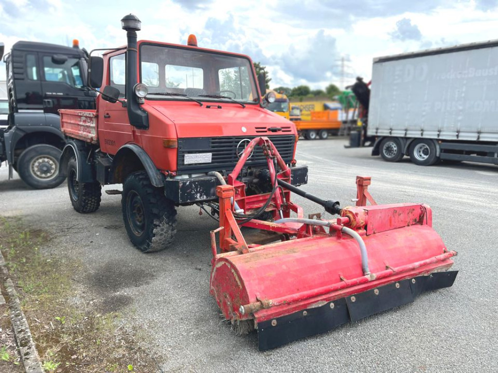 MERCEDES-BENZ Mercedes-Benz Unimog 2-Achs Allradkipper U 424 Front+Heckhydraulik Besen - Tipper: picture 2 MERCEDES-BENZ Mercedes-Benz Unimog 2-Achs Allradkipper U 424 Front+Heckhydraulik Besen - Tipper: picture 2