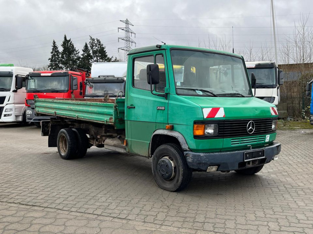 MERCEDES-BENZ Mercedes-Benz Vario 2-Achs Kipper 711 DK Meiller - Tipper: picture 2 MERCEDES-BENZ Mercedes-Benz Vario 2-Achs Kipper 711 DK Meiller - Tipper: picture 2