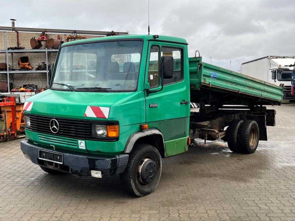 MERCEDES-BENZ Mercedes-Benz Vario 2-Achs Kipper 711 DK Meiller - Tipper: picture 1 MERCEDES-BENZ Mercedes-Benz Vario 2-Achs Kipper 711 DK Meiller - Tipper: picture 1