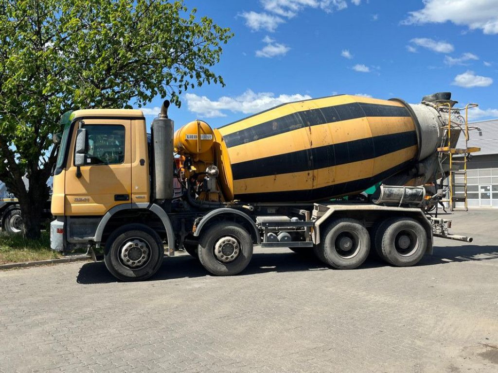 Mercedes-Benz Actros 3241 B 8x4 Betonmischer Liebherr, Deutsc - Hook lift truck: picture 3 Mercedes-Benz Actros 3241 B 8x4 Betonmischer Liebherr, Deutsc - Hook lift truck: picture 3