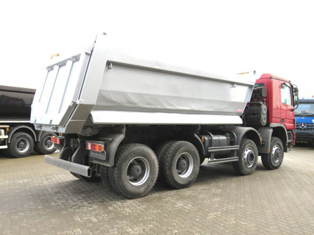 Mercedes-Benz Actros 4141 8x6 4 Achs Muldenkipper Kupplung, 1. - Tipper: picture 4 Mercedes-Benz Actros 4141 8x6 4 Achs Muldenkipper Kupplung, 1. - Tipper: picture 4