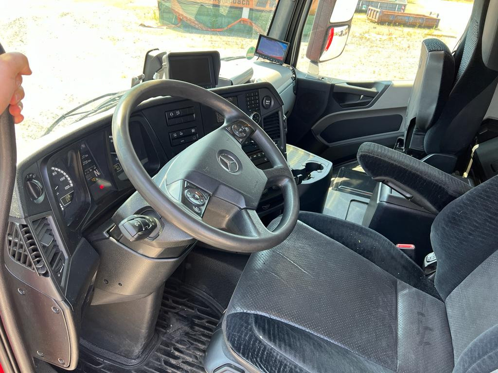 Mercedes-Benz Antos Pritsche LBW 2540 L 6x2 - Curtainsider truck: picture 5 Mercedes-Benz Antos Pritsche LBW 2540 L 6x2 - Curtainsider truck: picture 5