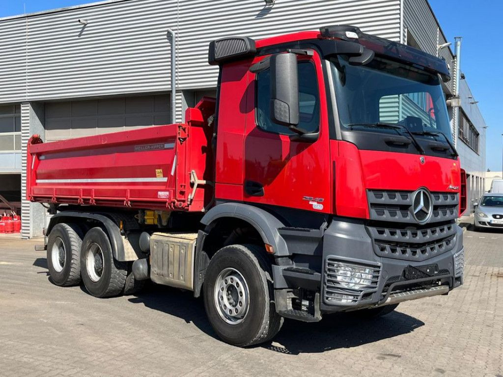 Mercedes-Benz Arocs 2648 6x4 3-Achs Kipper Bordmatik - Tipper: picture 2 Mercedes-Benz Arocs 2648 6x4 3-Achs Kipper Bordmatik - Tipper: picture 2