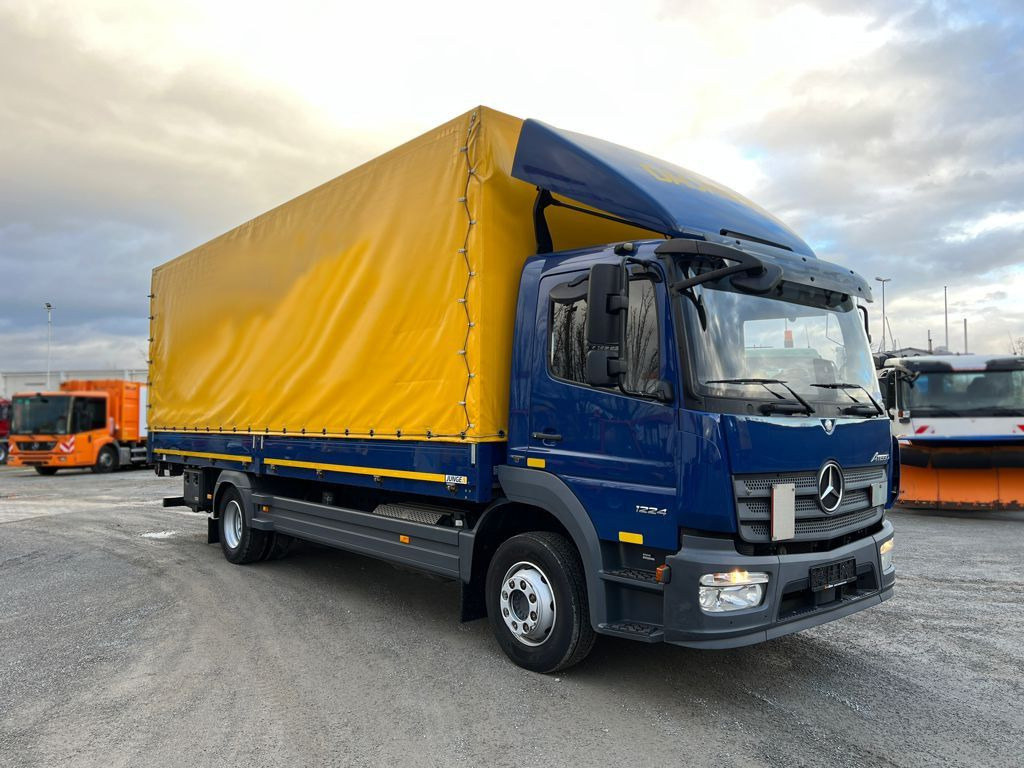 Mercedes-Benz Atego 1224 L Pritsche LBW LBW 1.5 to - Curtainsider truck: picture 2 Mercedes-Benz Atego 1224 L Pritsche LBW LBW 1.5 to - Curtainsider truck: picture 2