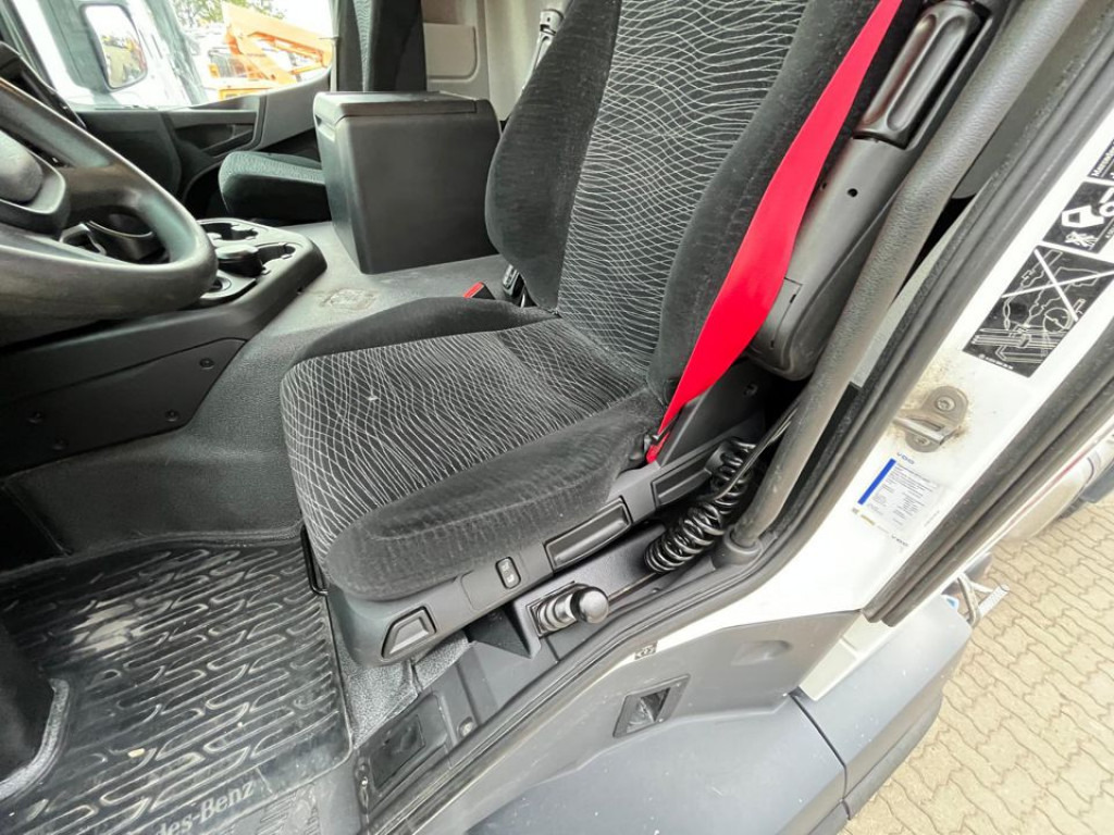 MERCEDES-BENZ Arocs 2043 AS 4x4 SZM nur 133TKM ! Kipphydraulik - Tractor unit: picture 2 MERCEDES-BENZ Arocs 2043 AS 4x4 SZM nur 133TKM ! Kipphydraulik - Tractor unit: picture 2