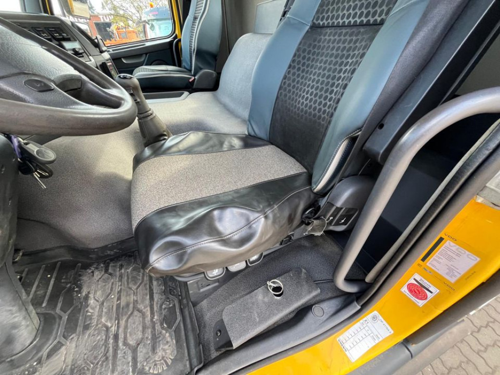 VOLVO (S) Truck FM 330 4x4 Pritsche Kran Singelreifen Funkfernbedienung - Dropside/ Flatbed truck, Crane truck: picture 3 VOLVO (S) Truck FM 330 4x4 Pritsche Kran Singelreifen Funkfernbedienung - Dropside/ Flatbed truck, Crane truck: picture 3