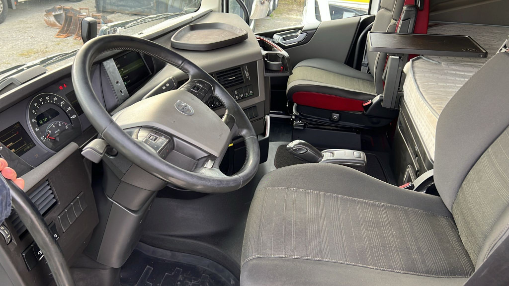 VOLVO (S) Truck VOLVO (S) Truck FH Abrollkipper 500 6x2 Funkfernbedienung - Hook lift truck: picture 5 VOLVO (S) Truck VOLVO (S) Truck FH Abrollkipper 500 6x2 Funkfernbedienung - Hook lift truck: picture 5