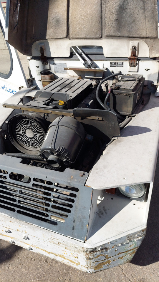 TLD TMX-30 tractor - Baggage tractor: picture 3 TLD TMX-30 tractor - Baggage tractor: picture 3