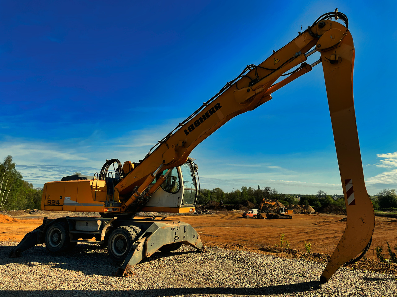 LIEBHERR A924C LITRONIC - Construction machinery: picture 1 LIEBHERR A924C LITRONIC - Construction machinery: picture 1