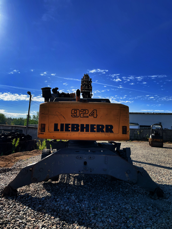 LIEBHERR A924C LITRONIC - Construction machinery: picture 2 LIEBHERR A924C LITRONIC - Construction machinery: picture 2
