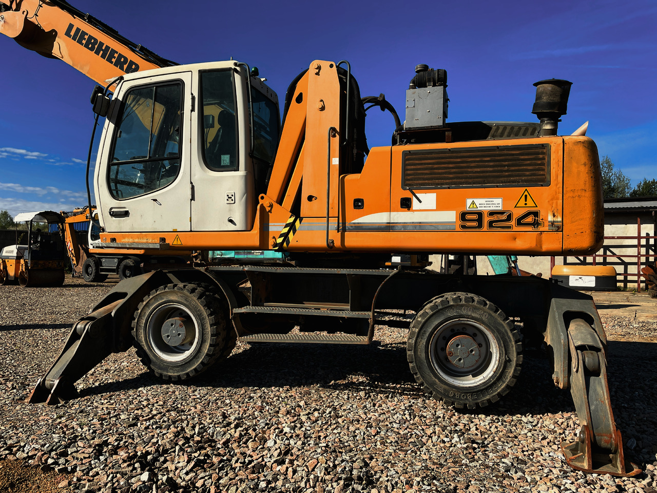 LIEBHERR A924C LITRONIC - Construction machinery: picture 3 LIEBHERR A924C LITRONIC - Construction machinery: picture 3