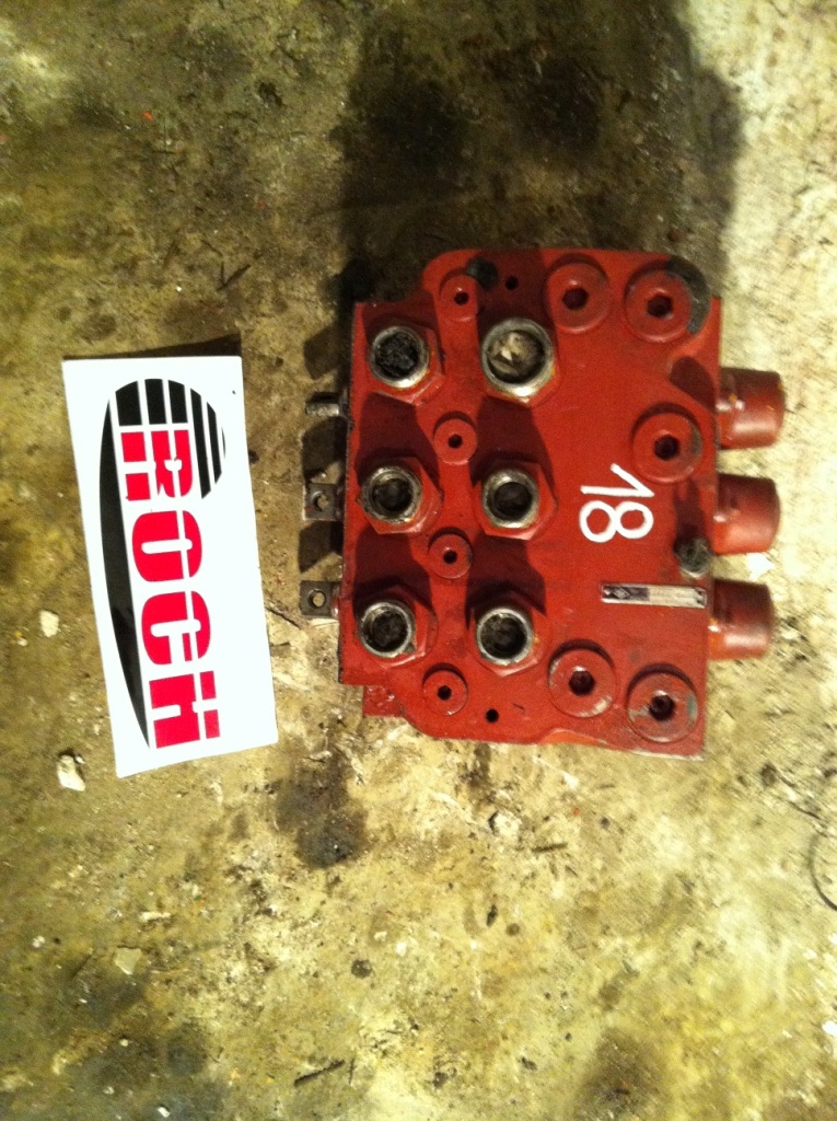 O&K 1129485 - 3 SEKCYJNY - Hydraulic valve for Construction machinery: picture 1 O&K 1129485 - 3 SEKCYJNY - Hydraulic valve for Construction machinery: picture 1