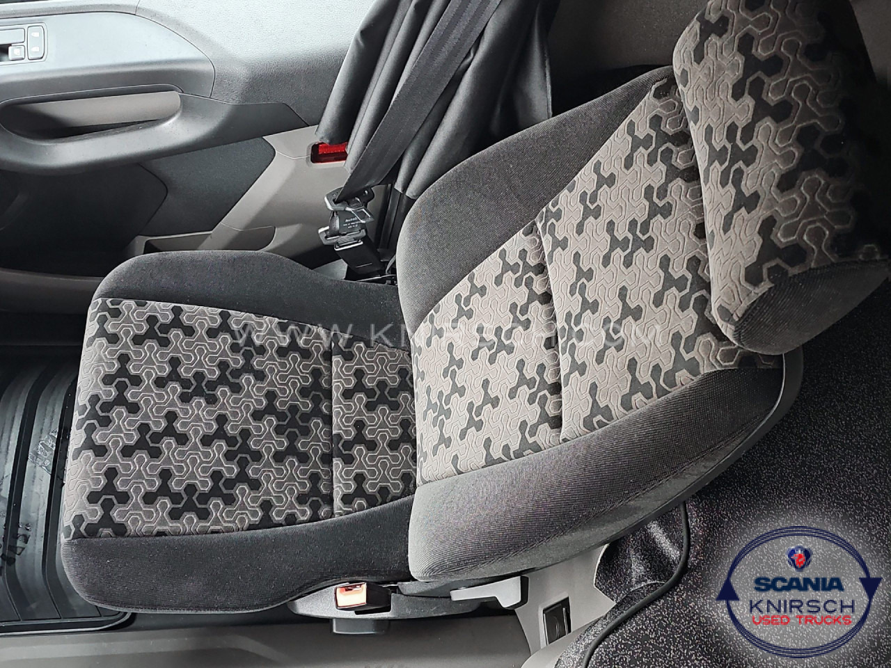 SCANIA R 450 A4x2LA / LED / Sideskirts / ADR AT - Tractor unit: picture 5 SCANIA R 450 A4x2LA / LED / Sideskirts / ADR AT - Tractor unit: picture 5