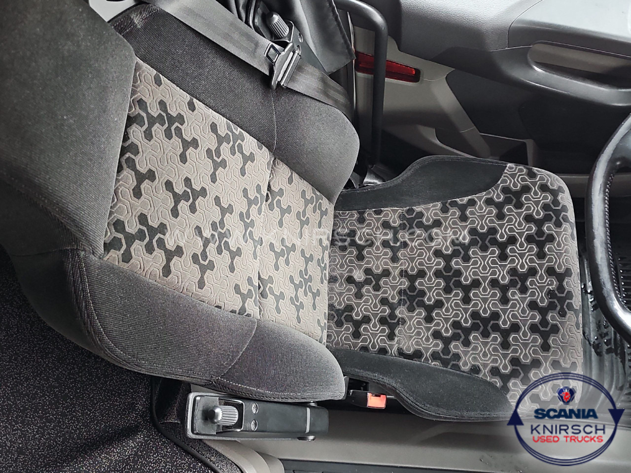 SCANIA R 450 A4x2LA / LED / Sideskirts / ADR AT - Tractor unit: picture 4 SCANIA R 450 A4x2LA / LED / Sideskirts / ADR AT - Tractor unit: picture 4