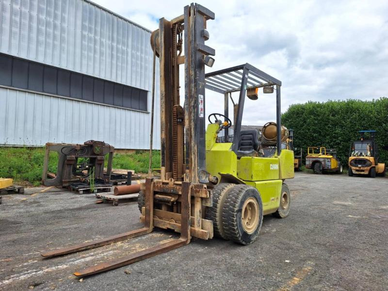 Clark GPM30 - LPG forklift: picture 1 Clark GPM30 - LPG forklift: picture 1