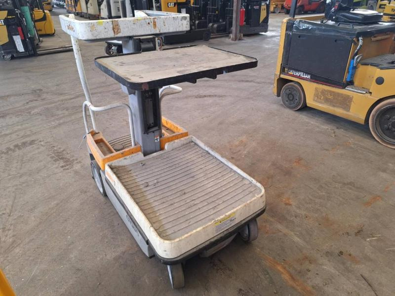 Crown WAVE50-84 - Vertical mast lift: picture 4 Crown WAVE50-84 - Vertical mast lift: picture 4