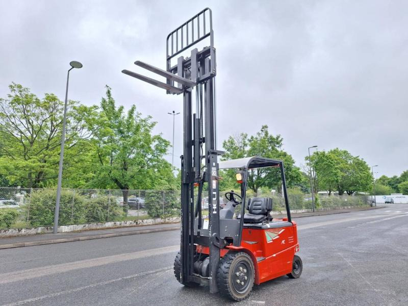 Heli CPD30 - Electric forklift: picture 5 Heli CPD30 - Electric forklift: picture 5