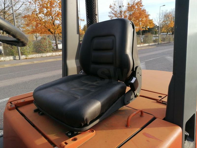Nissan EGH02A30U - Diesel forklift: picture 5 Nissan EGH02A30U - Diesel forklift: picture 5
