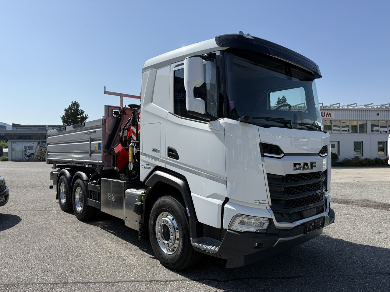 DAF XF 530 FAT Frontkran Fassi F255 A Vorlauf 2026 ! - Tipper, Crane truck: picture 2 DAF XF 530 FAT Frontkran Fassi F255 A Vorlauf 2026 ! - Tipper, Crane truck: picture 2