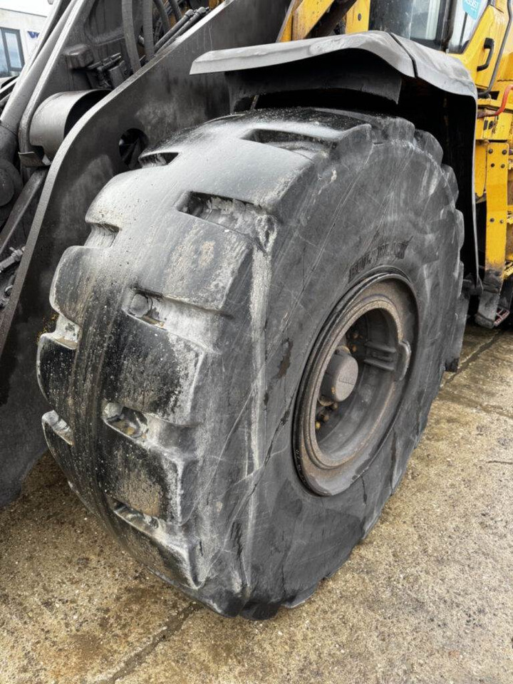 Wheel loader Volvo L150H: picture 13