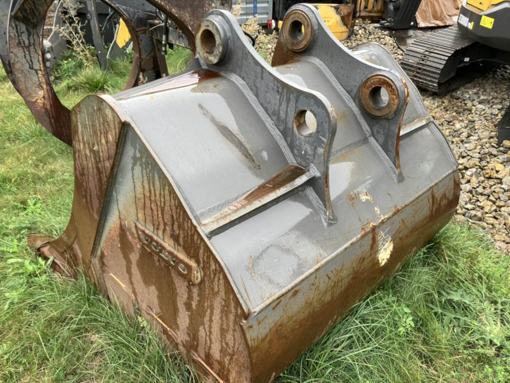 Volvo Tieflöffel mit Zähnen - Festanbau - Backhoe loader: picture 2 Volvo Tieflöffel mit Zähnen - Festanbau - Backhoe loader: picture 2