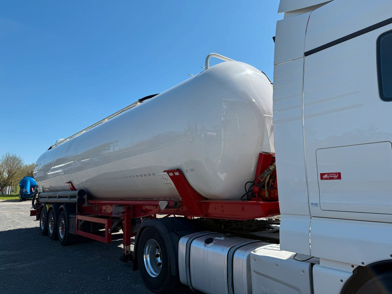 Feldbinder KIP 60.3 Silo 60.000 L 3 Achse ADR - Silo semi-trailer: picture 1 Feldbinder KIP 60.3 Silo 60.000 L 3 Achse ADR - Silo semi-trailer: picture 1