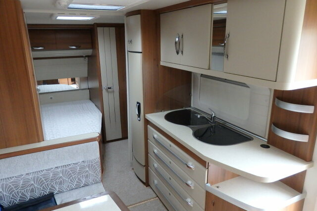 Hobby-Wohnwagenwerk Wohnanhänger 24EG S180 - Caravan: picture 2 Hobby-Wohnwagenwerk Wohnanhänger 24EG S180 - Caravan: picture 2