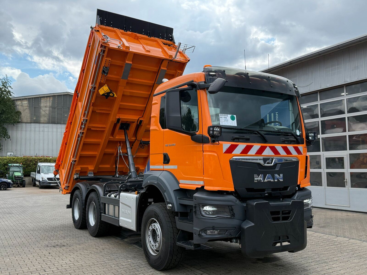 MAN TGS 33.440 6x4 Kipper MEILLER Bordmatik Frontpl. - Tipper: picture 2 MAN TGS 33.440 6x4 Kipper MEILLER Bordmatik Frontpl. - Tipper: picture 2