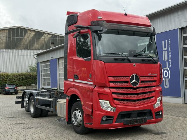 Mercedes-Benz ACTROS 2543 6x2 Wechselaufbau BDF AHK 2 Betten - Container transporter/ Swap body truck: picture 1 Mercedes-Benz ACTROS 2543 6x2 Wechselaufbau BDF AHK 2 Betten - Container transporter/ Swap body truck: picture 1
