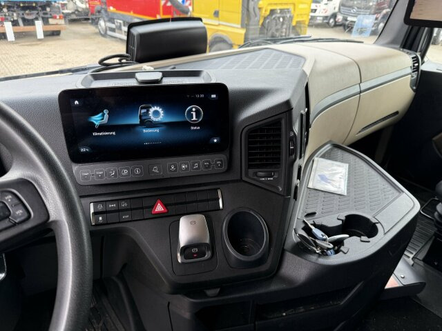 Mercedes-Benz ACTROS 2543 6x2 Wechselaufbau BDF AHK 2 Betten - Container transporter/ Swap body truck: picture 3 Mercedes-Benz ACTROS 2543 6x2 Wechselaufbau BDF AHK 2 Betten - Container transporter/ Swap body truck: picture 3