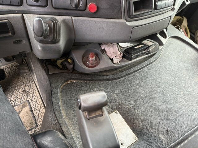 Mercedes-Benz ACTROS 3336 6x4 Kipper Kran HIAB 144 B-3 - Tipper, Crane truck: picture 4 Mercedes-Benz ACTROS 3336 6x4 Kipper Kran HIAB 144 B-3 - Tipper, Crane truck: picture 4