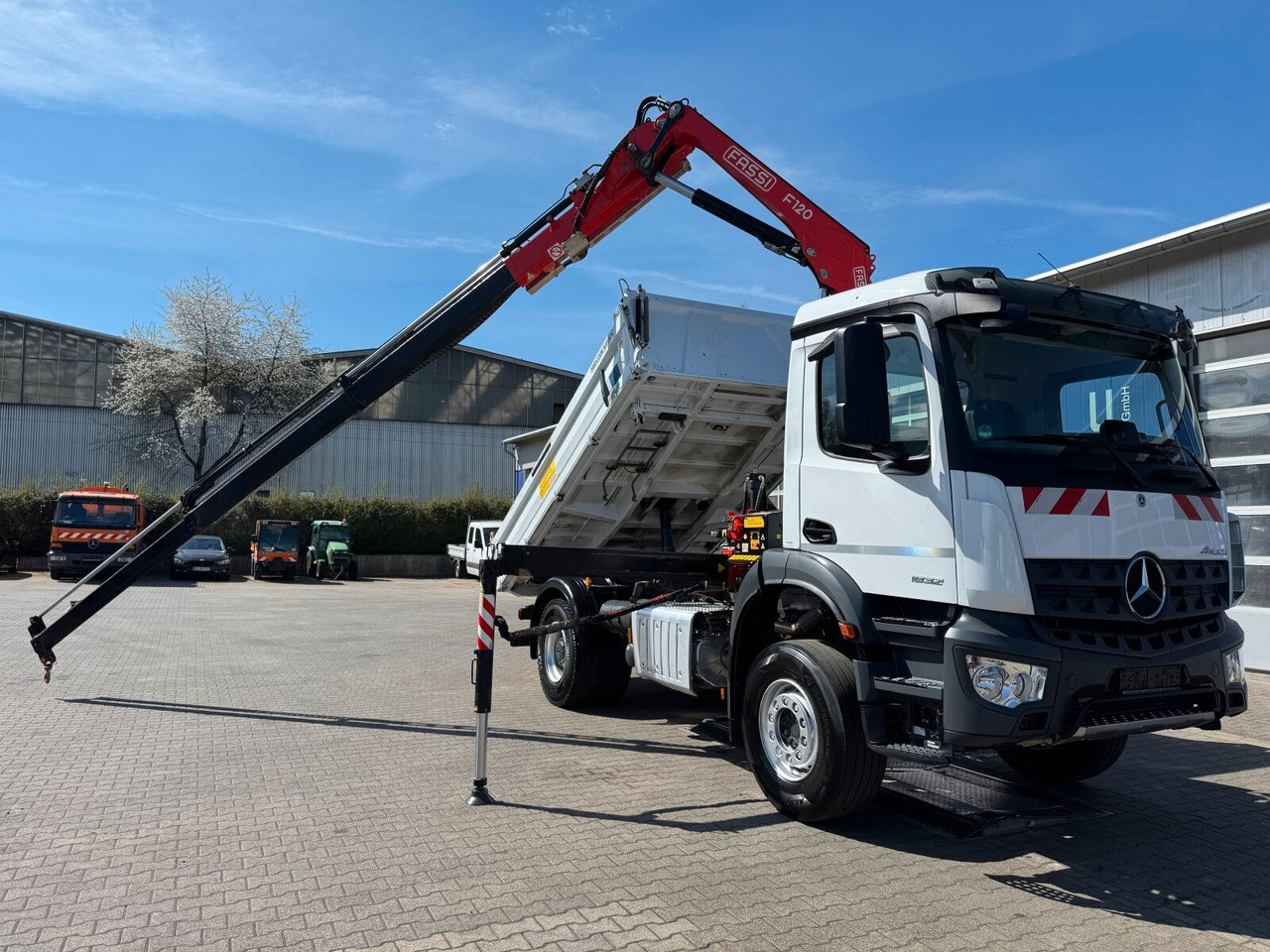 Tipper, Crane truck Mercedes-Benz AROCS 1832 4x2 Euro 6 Kipper Kran FASSI F120FB: picture 6