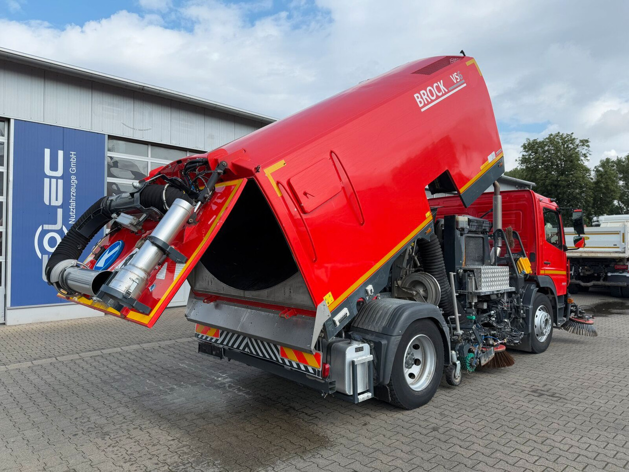 Mercedes-Benz Atego 1324 4x2 Kehrmaschine BROCK HD Anlage - Road sweeper: picture 5 Mercedes-Benz Atego 1324 4x2 Kehrmaschine BROCK HD Anlage - Road sweeper: picture 5