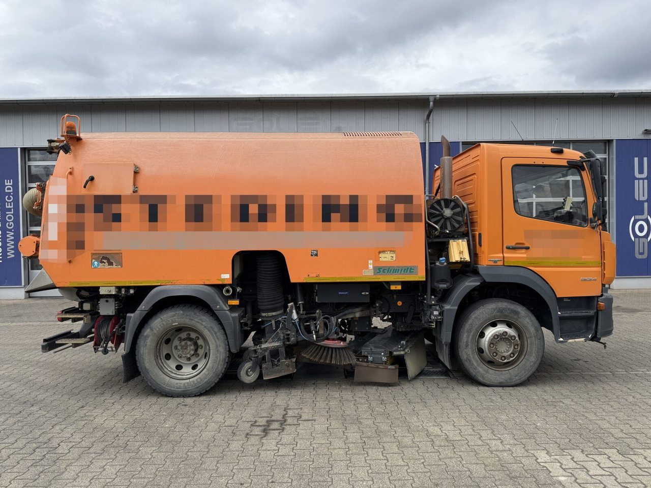 Mercedes-Benz Atego 1324 4x2 Kehrmaschine Schmidt SKF S7B 7 m³ - Road sweeper: picture 2 Mercedes-Benz Atego 1324 4x2 Kehrmaschine Schmidt SKF S7B 7 m³ - Road sweeper: picture 2