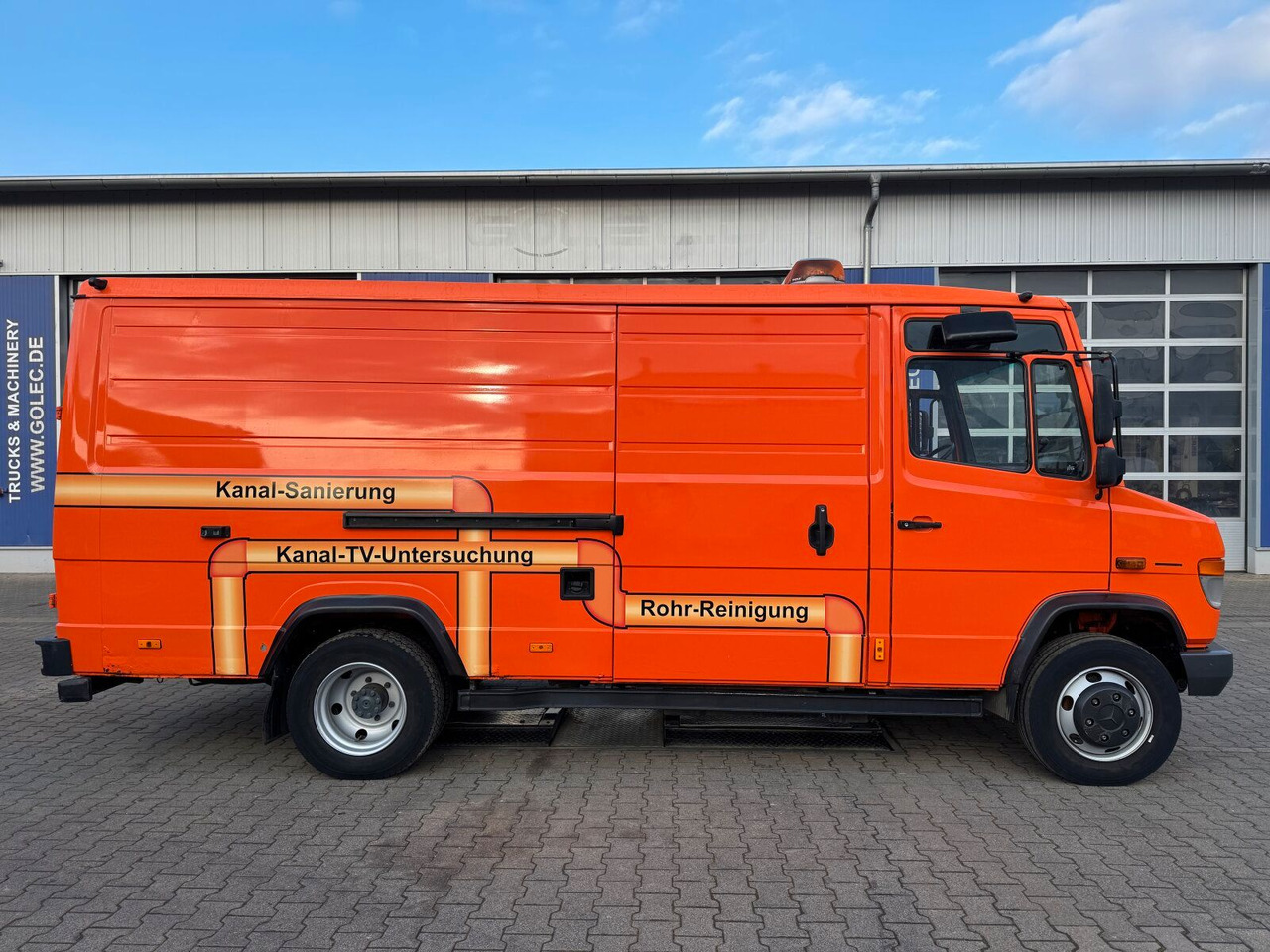 Mercedes-Benz Vario 818D Kanalreiniger Rockstroh Drain Jet 100 - Vacuum truck: picture 4 Mercedes-Benz Vario 818D Kanalreiniger Rockstroh Drain Jet 100 - Vacuum truck: picture 4