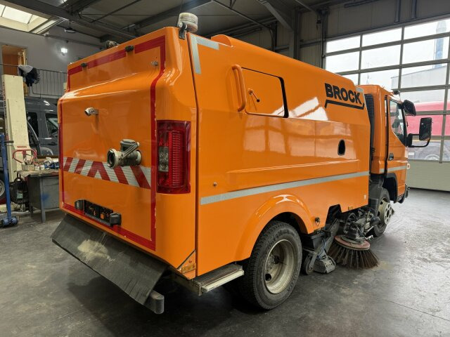 Mitsubishi Canter FUSO Kehrmaschine BROCK SL140 4 m³ - Road sweeper: picture 4 Mitsubishi Canter FUSO Kehrmaschine BROCK SL140 4 m³ - Road sweeper: picture 4