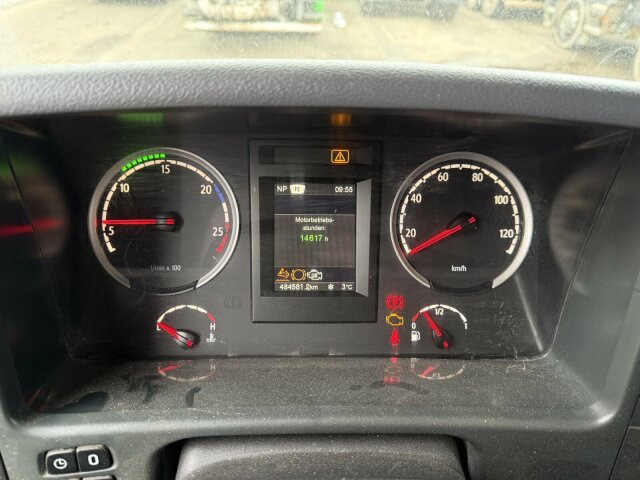 Scania P 410 8x4 Muldenkipper Carnehl - Dumper: picture 2 Scania P 410 8x4 Muldenkipper Carnehl - Dumper: picture 2