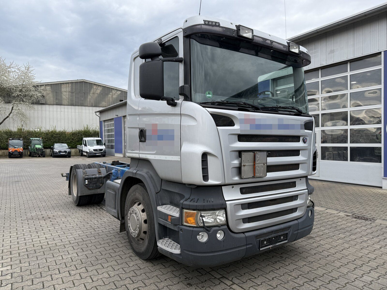 Scania R 420 Tankwagen ADR Fahrgestell Retarder Volluft - Cab chassis truck: picture 1 Scania R 420 Tankwagen ADR Fahrgestell Retarder Volluft - Cab chassis truck: picture 1