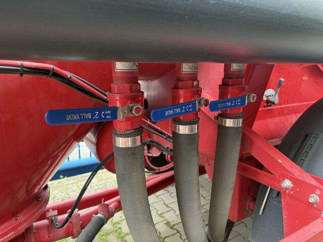 Spitzer SF 2754 / 4P liegend Silo 55 m3 - Silo semi-trailer: picture 2 Spitzer SF 2754 / 4P liegend Silo 55 m3 - Silo semi-trailer: picture 2