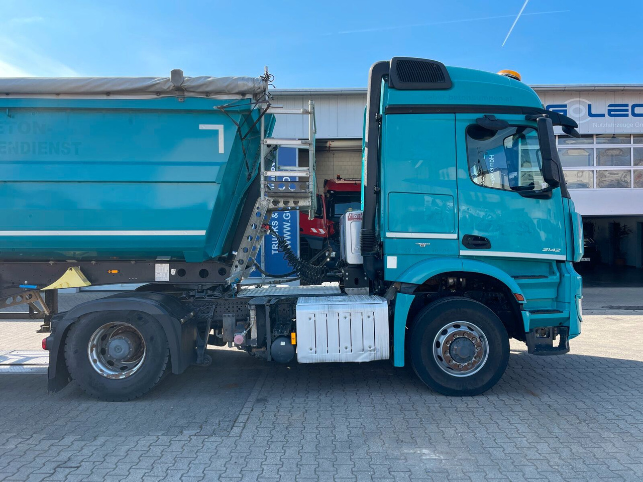 Mercedes-Benz Arocs 2142 4x4H SZM Euro 6 Kipphydraulik - Tractor unit: picture 2 Mercedes-Benz Arocs 2142 4x4H SZM Euro 6 Kipphydraulik - Tractor unit: picture 2