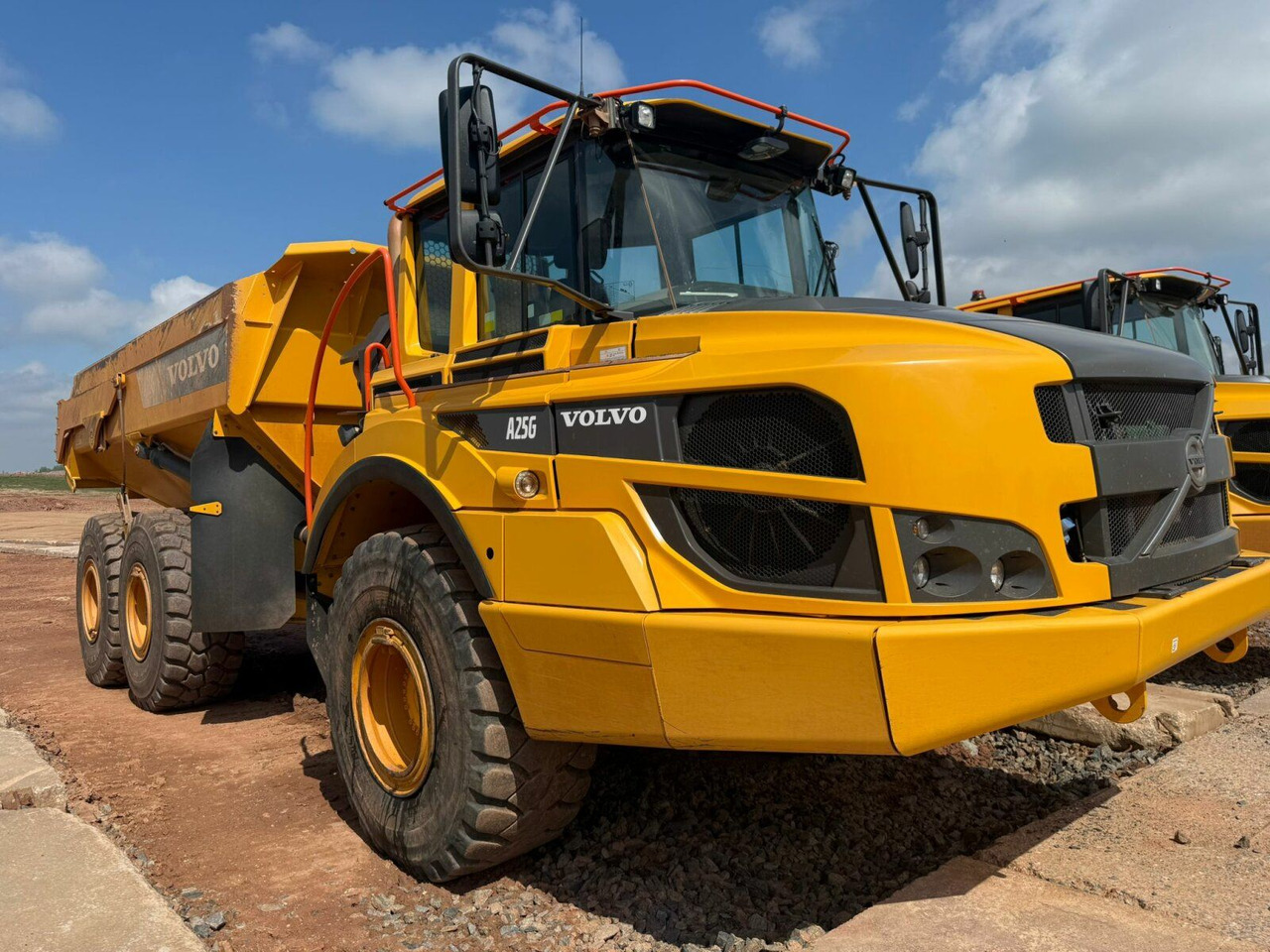 Volvo A25G Dumper 22,7 Ton TOP gepflegt - Articulated dumper: picture 1 Volvo A25G Dumper 22,7 Ton TOP gepflegt - Articulated dumper: picture 1
